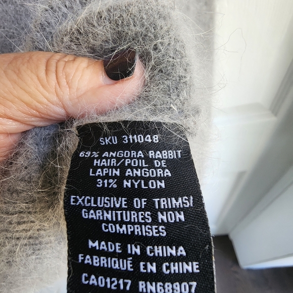 Le Chateau Angora Scoop Neck Pullover Soft gray fuzzy size XS - Picture 8 of 9